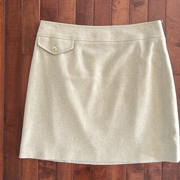 Banana Republic Dresses & Skirts - Banana Republic Women's Khaki Wool Mini Skirt Size 4